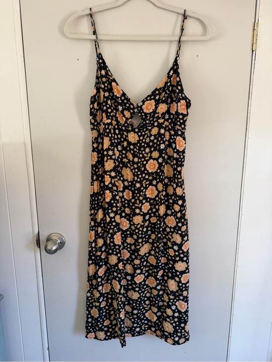 RVCA Dresses & Skirts - RVCA Floral Spaghetti-Strap Midi Dress - Black with Peach Flowers
